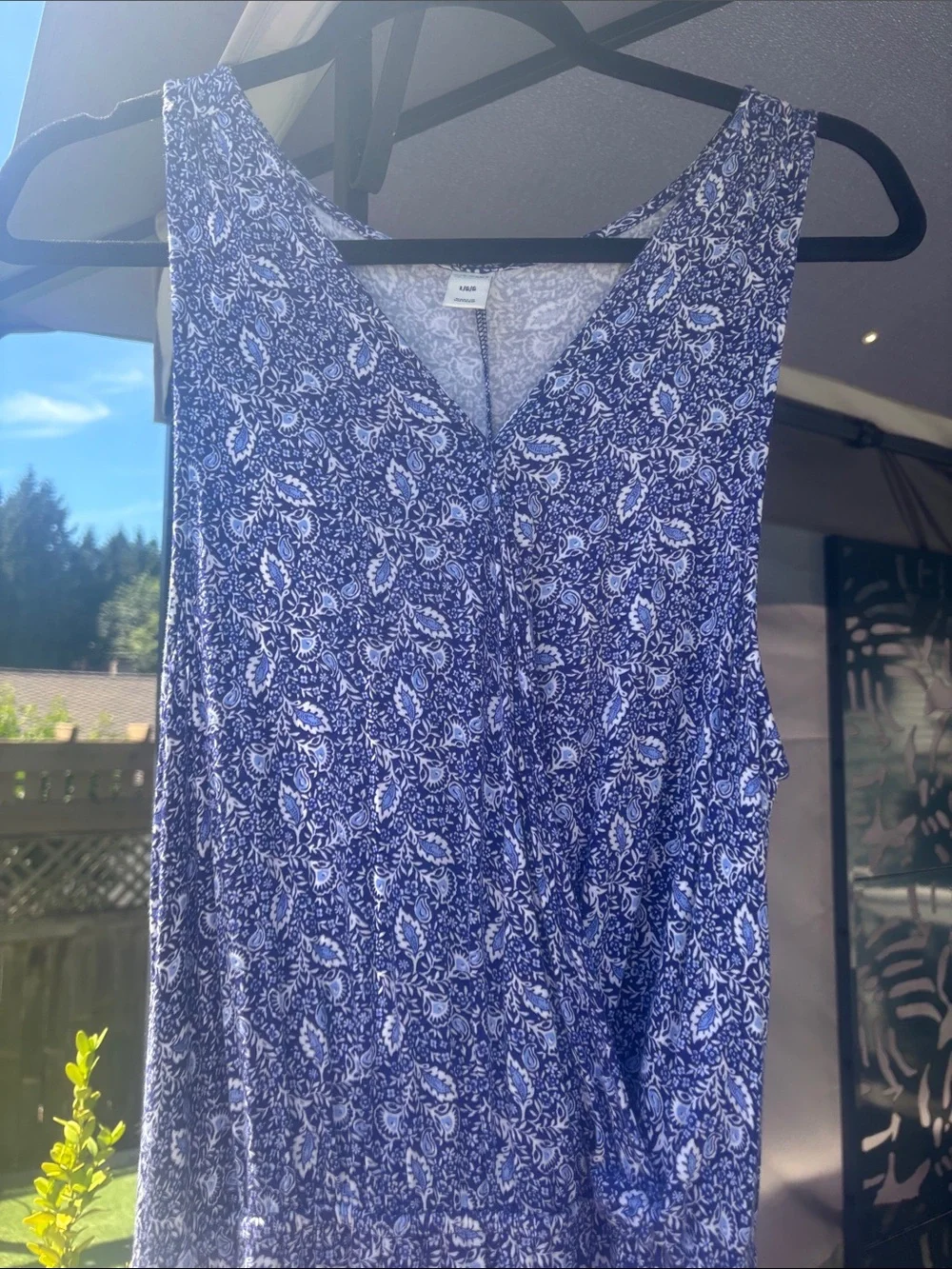 Old Navy Sleeveless Maxi Hi-Low Dress V-Neck All Over Patterned In Blue & White - Picture 3 of 3